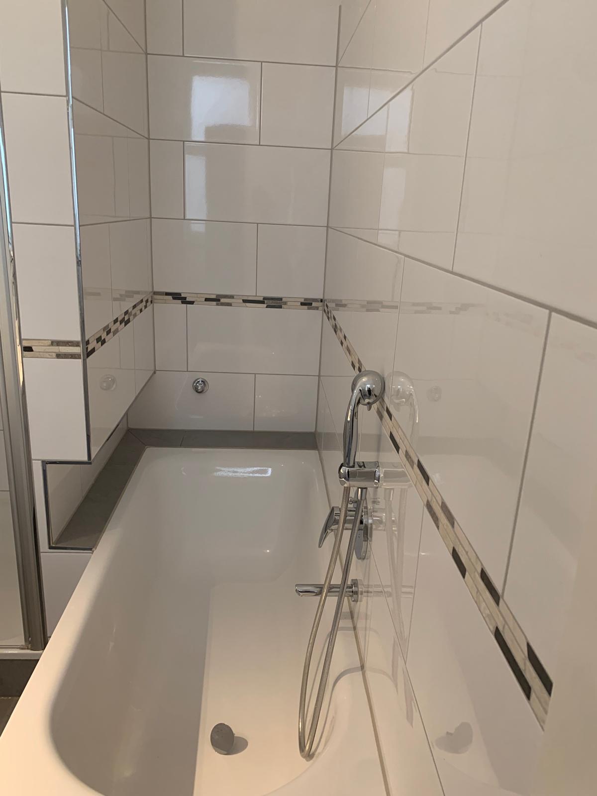 Dega residential cleaning — Bathroom · Bathtub